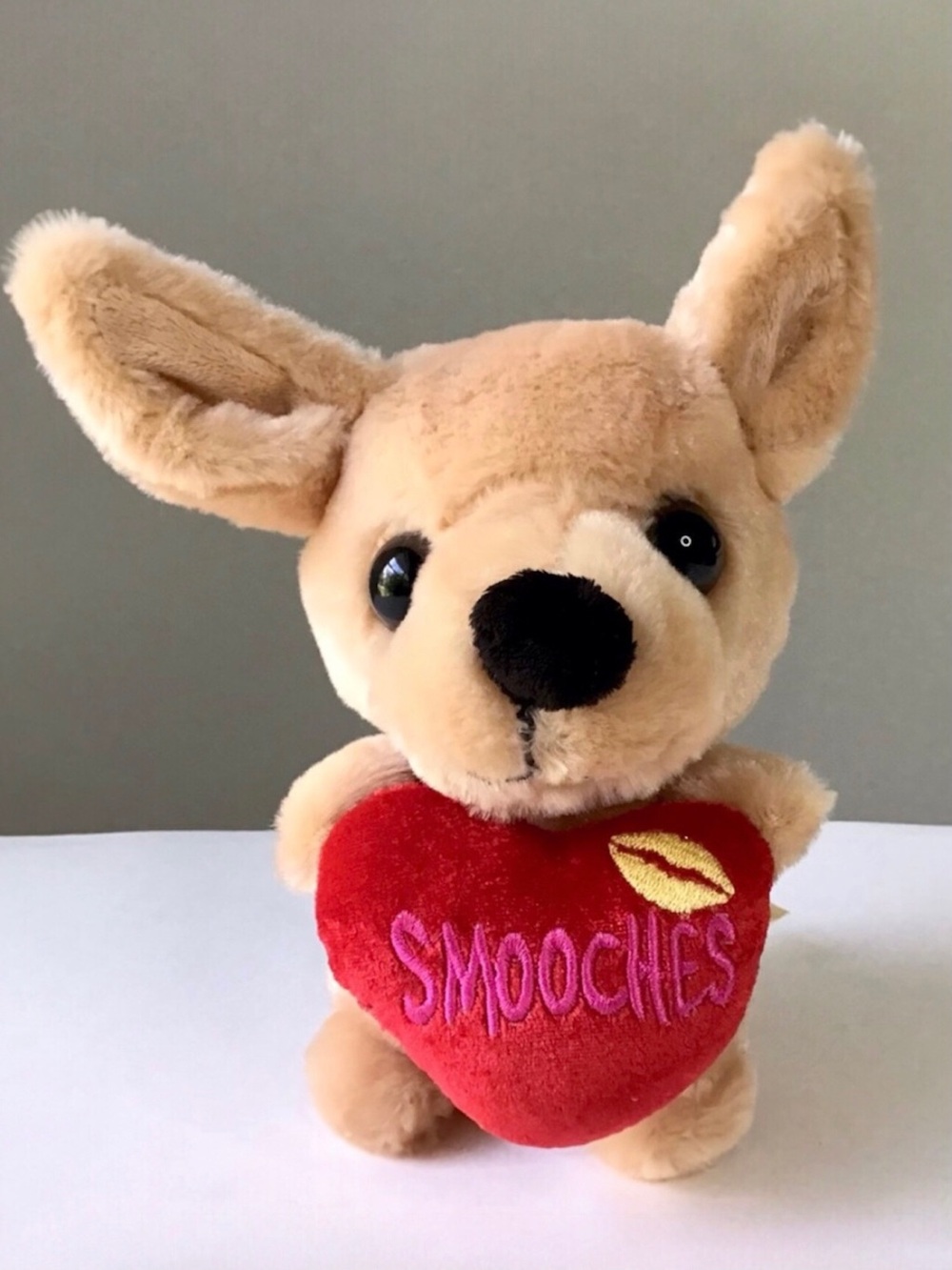 Dan Dee Puppy Dog Chihuahua Plush Smooches Embroidered Heart 7” Stuffed Animal